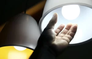 Contas de luz permanecem com bandeira tarifária vermelha em julho