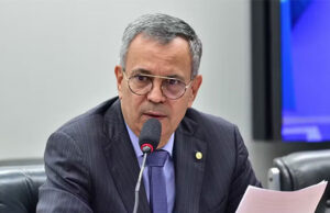 STF afasta dois prefeitos suspeitos de desviar emendas na Bahia; deputado federal Félix Mendonça é alvo da operação