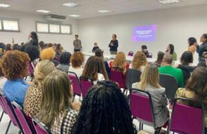 Curso sobre prevenção e enfrentamento à violência política de gênero e raça é realizado em Salvador