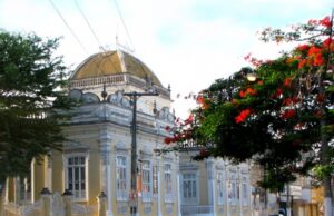 NO PRÉDIO DO CUCA REGISTROS IMPORTANTES RELACIONADOS À EDUCAÇÃO EM FEIRA