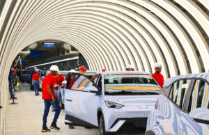 Obras de ampliação na unidade fabril da BYD vai elevar índice de nacionalização dos carros