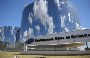 Moraes pede parecer da PGR sobre prisão domiciliar para Bolsonaro