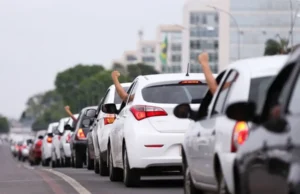 Como funciona a linha de crédito lançada pelo governo para motoristas de apps e táxis