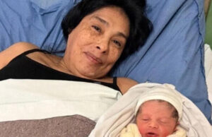 Mulher de 62 anos dá à luz pela primeira vez na vida, após a menopausa, e bate recorde