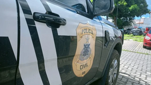 Policia-prende-irmaos-investigados-por-serie-de-assaltos-a-postos-em-Feira-de-Santana-foto-divulgacao-viatura-da-policia-civil-1000x564